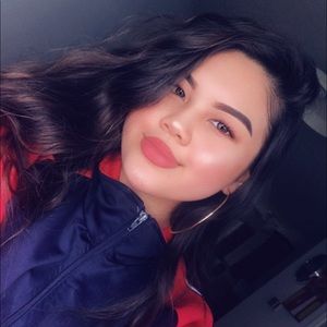 Meet your Posher, Lilly